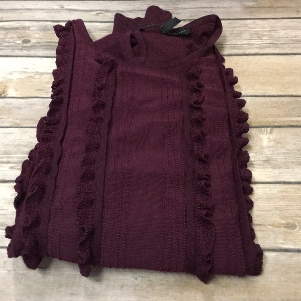 Maroon ruffle sweater - Picture 3 of 4